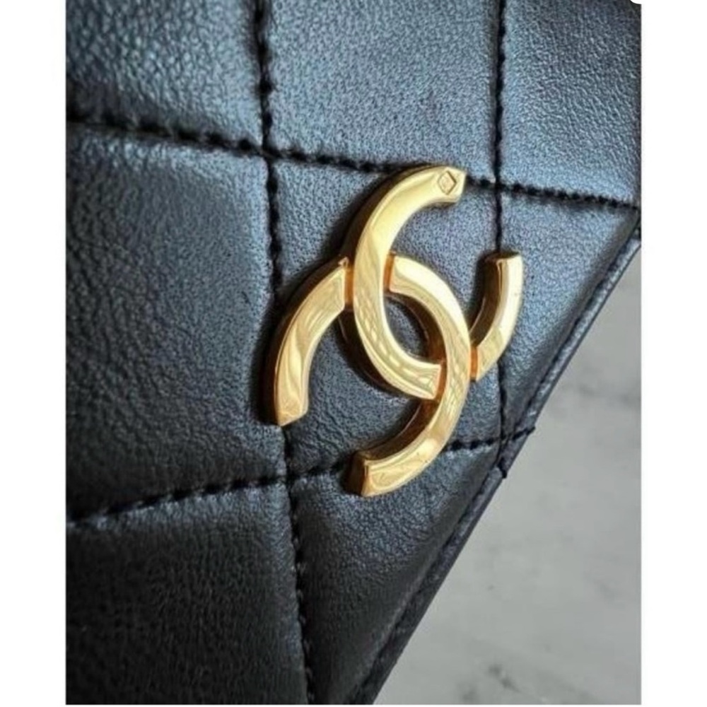 Authentic CHANEL 1988 Vintage classic flap black lambskin leather 24k gold bag - Picture 3 of 13